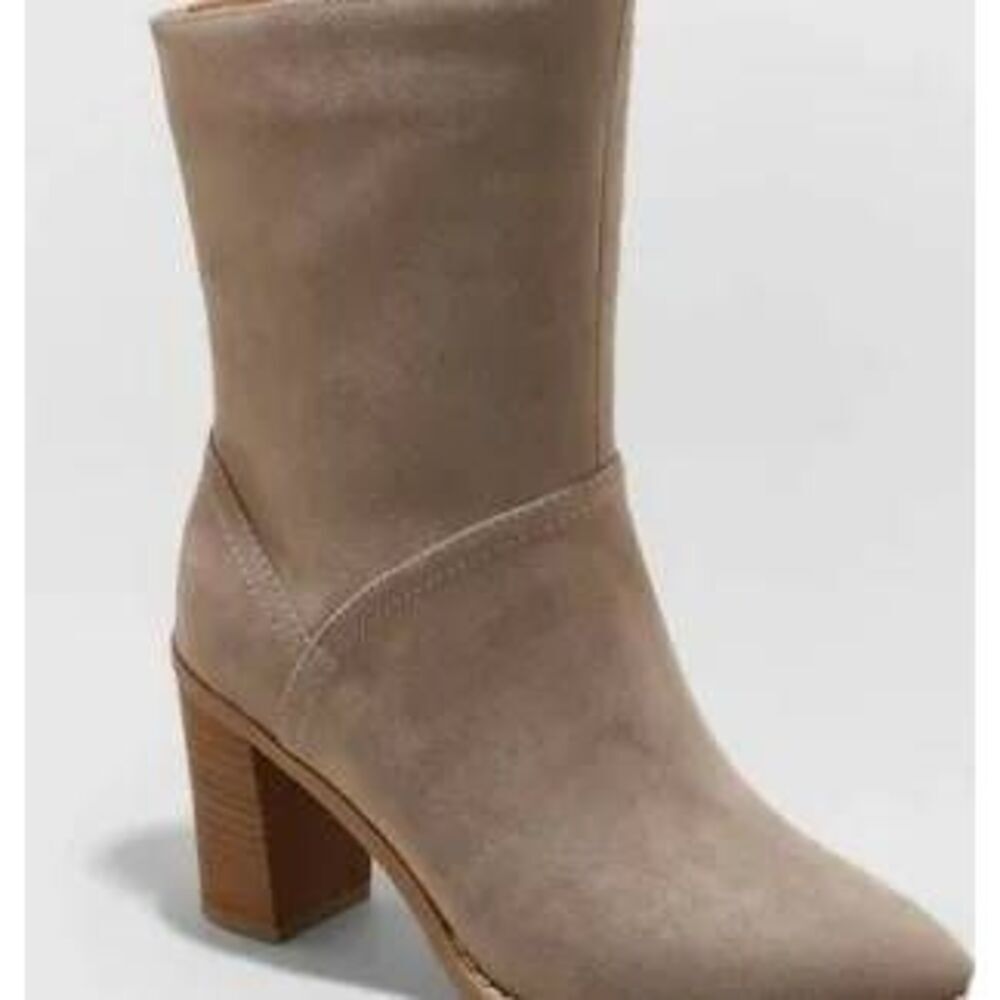 (42-0887) Universal Thread Taupe Elaine Mid Shaft Boots Size 11